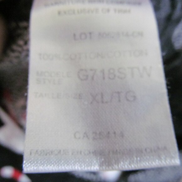 Scrub top winter theme - Picture 7 of 12